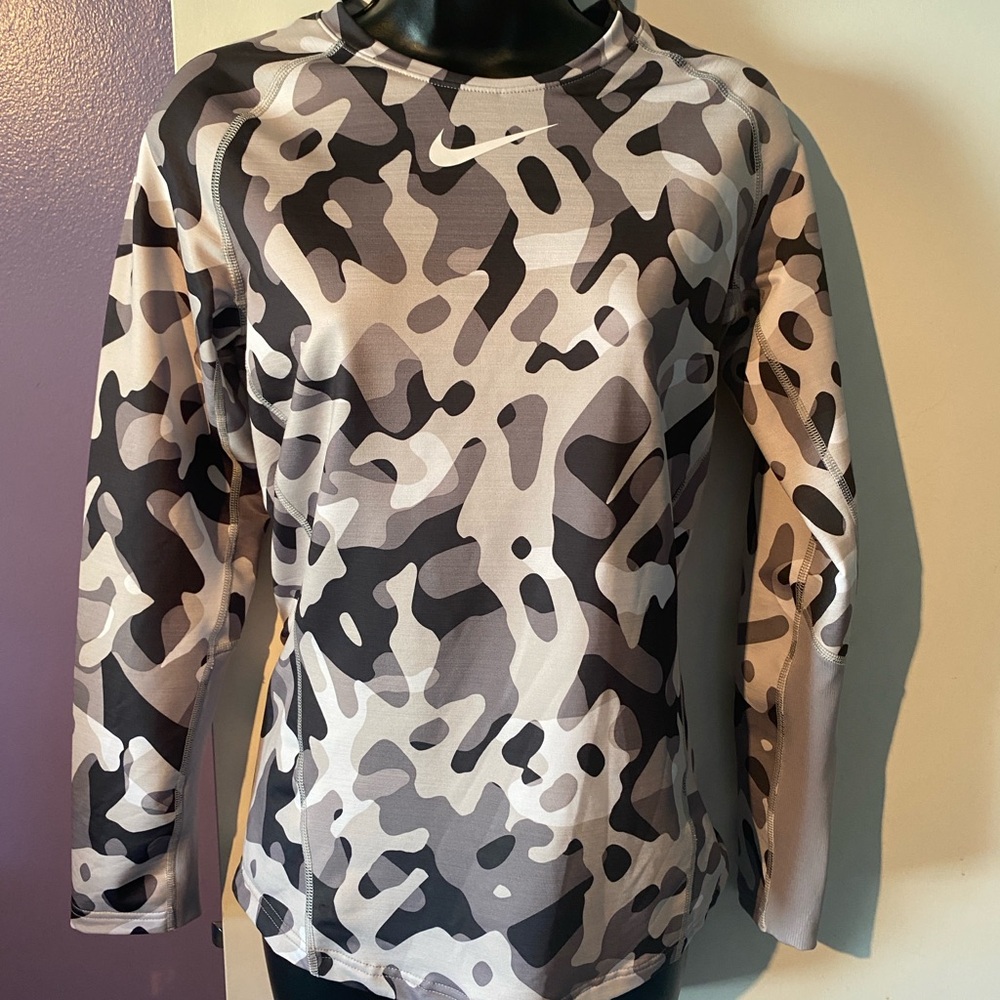 Nike Women’s Long Sleeve Camo Performance Top - Black Gray White